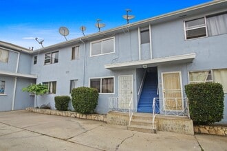 6211 10th Ave in Los Angeles, CA - Foto de edificio - Building Photo