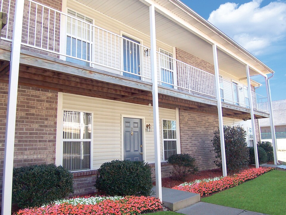 Auburn Place Town And Garden Homes in Louisville, KY - Building Photo