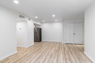 The Veranda Apartment Homes in El Paso, TX - Building Photo - Interior Photo