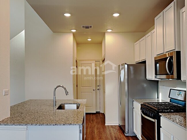 340 Aspen Waters in New Braunfels, TX - Building Photo - Building Photo