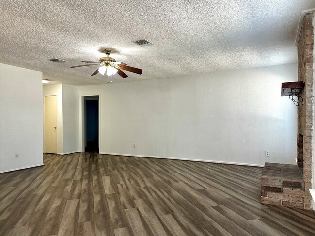 4927 Adonis Dr