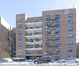 3825 Parsons Blvd in Flushing, NY - Building Photo - Building Photo