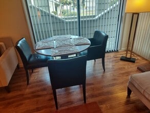 217 Ada Ave in Mountain View, CA - Foto de edificio - Building Photo