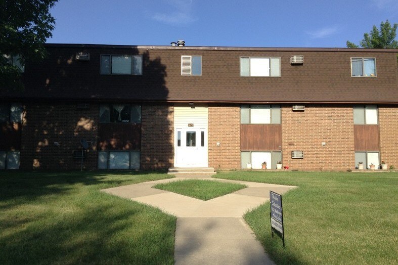 382 Westgate St in Iowa City, IA - Building Photo