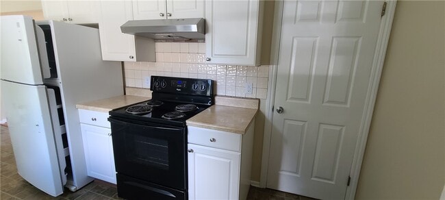 1165 Whitney Road East in Fairport, NY - Building Photo - Building Photo