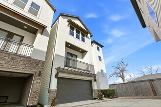 1222 Upton St in Houston, TX - Building Photo - Building Photo