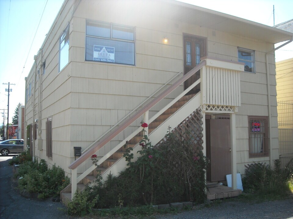 411-413 State Ave in Marysville, WA - Building Photo