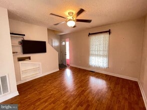 588 Wakefield Dr in Colonial Beach, VA - Building Photo - Building Photo