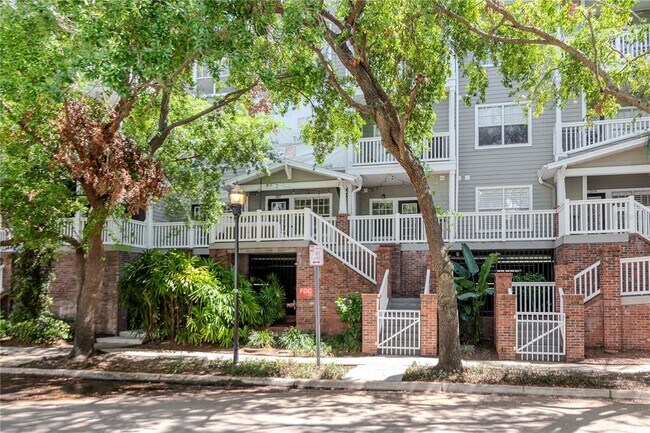 property at 800 S Dakota Ave