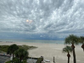 5000 Gulf Blvd in St Pete Beach, FL - Building Photo