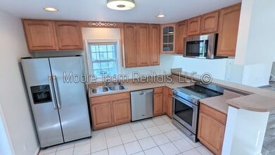 74 Turnabout Ln in Hendersonville, NC - Building Photo - Building Photo
