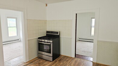 86 Rockwell Ave in New Britain, CT - Building Photo - Building Photo