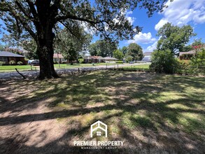 3026 S Edgeware Rd in Memphis, TN - Building Photo - Building Photo