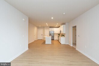1669 Bandit Loop-Unit -103A in Reston, VA - Building Photo - Building Photo