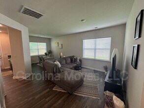 405 Sea Grit Ct in Greer, SC - Building Photo - Building Photo