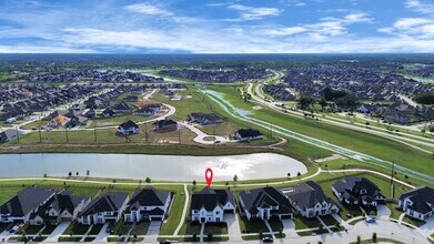 4914 Olive Province Ln in Manvel, TX - Foto de edificio - Building Photo