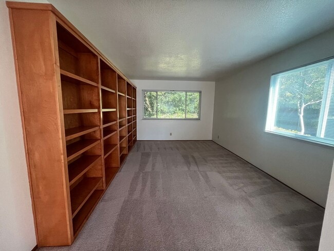 5220 Greenberry Dr in Sacramento, CA - Building Photo - Building Photo