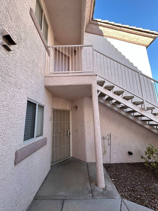 4555 E Sahara in Las Vegas, NV - Building Photo