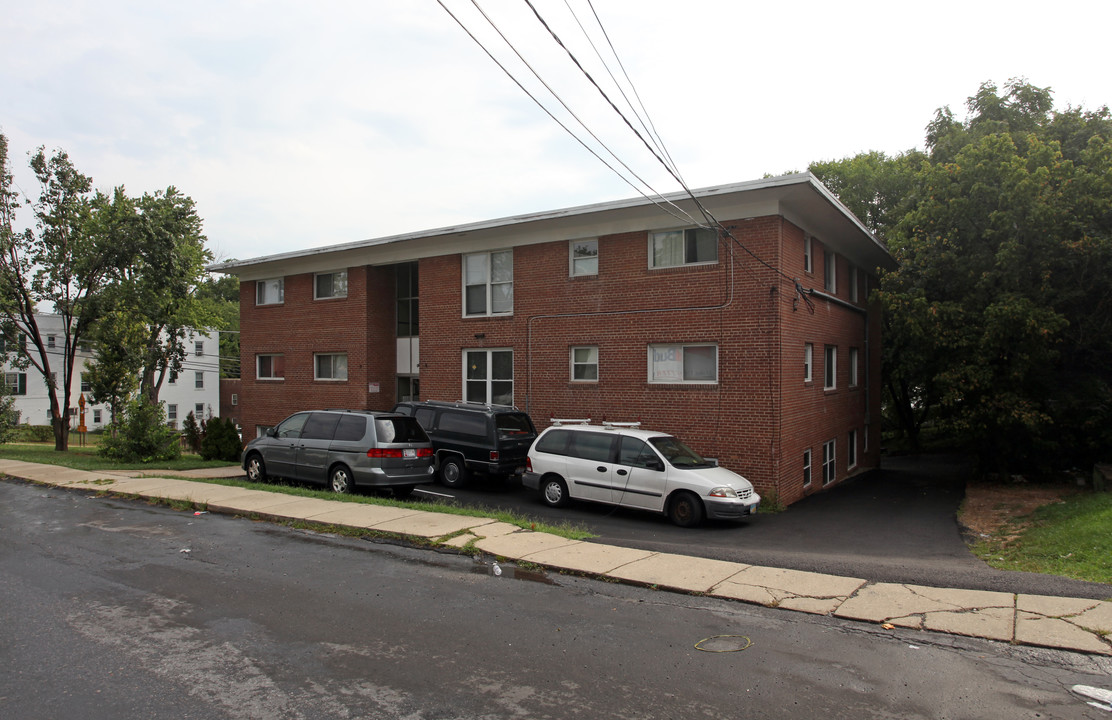 8115 Schrider St in Silver Spring, MD - Foto de edificio