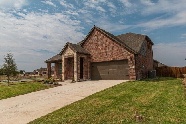 1033 Park Oak Ln in Crowley, TX - Building Photo - Building Photo