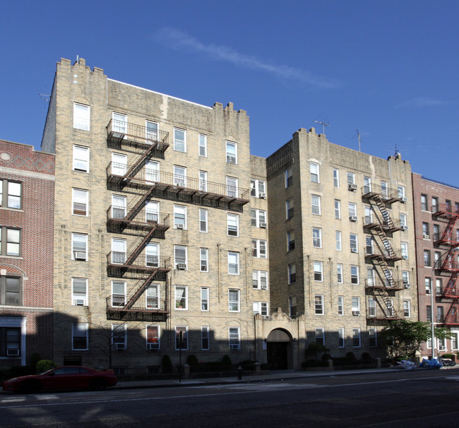 2246 Ocean Ave in Brooklyn, NY - Foto de edificio - Building Photo