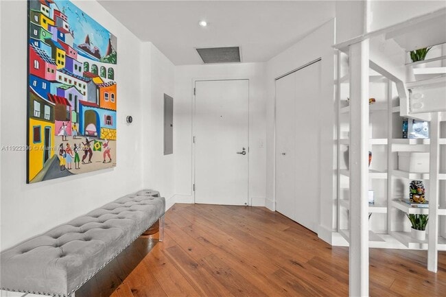 60 SW 13th St in Miami, FL - Building Photo - Building Photo