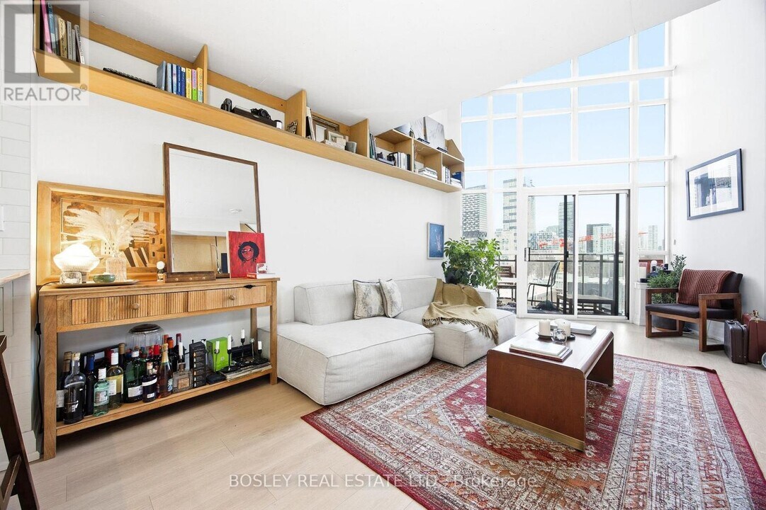 255 Richmond St E in Toronto, ON - Building Photo