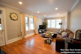 235 Chestnut Hill Ave, Unit 1 in Boston, MA - Foto de edificio - Building Photo
