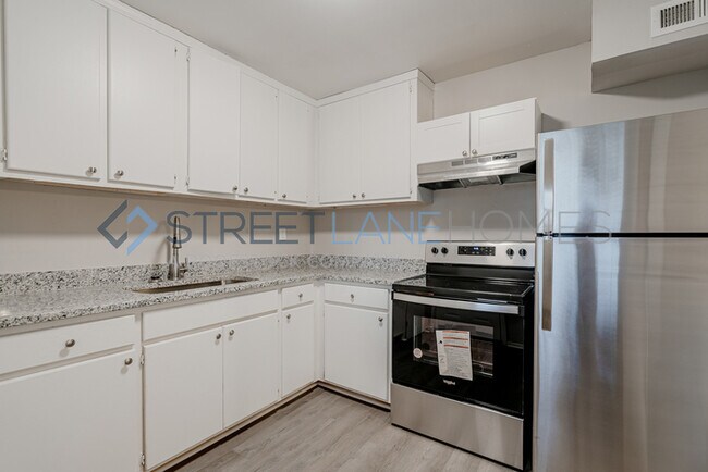 1112 Cornish St NE photo'