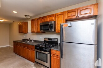 1124 W Roscoe St in Chicago, IL - Building Photo - Building Photo