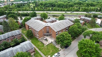 Place du Golf in Gatineau, QC - Building Photo - Building Photo