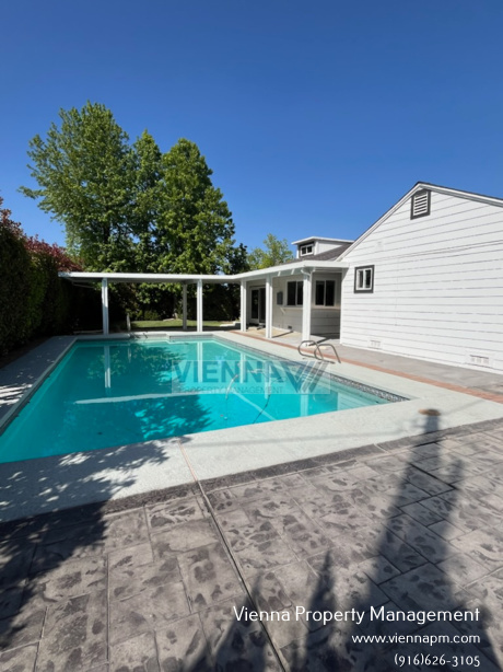 4504 Andover Ct in Sacramento, CA - Foto de edificio