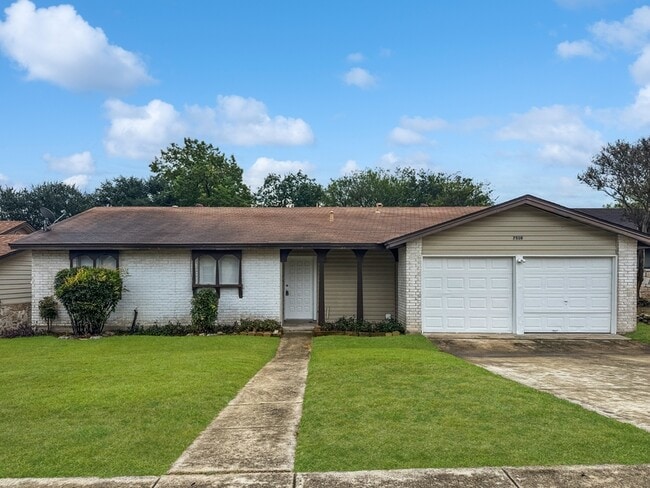 7510 Old Spanish Trail in Live Oak, TX - Building Photo - Building Photo