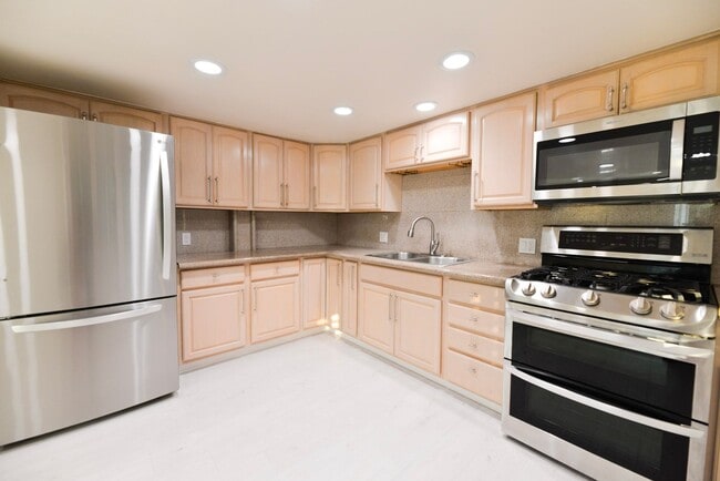 412 Avenida Santa Barbara in San Clemente, CA - Building Photo - Building Photo