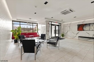 450 Springfield Ave in Berkeley Heights, NJ - Building Photo - Building Photo