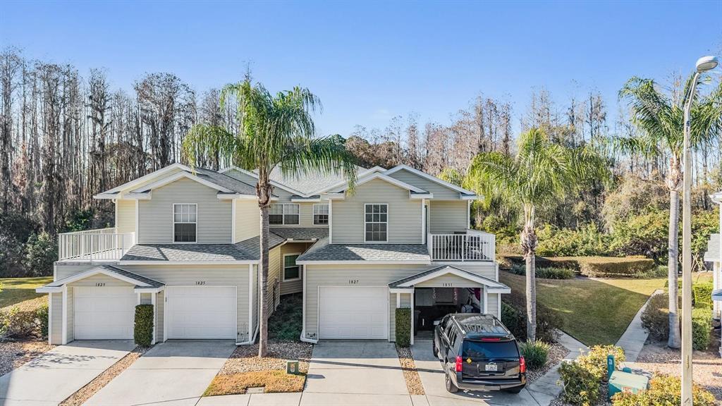 1827 Hammocks Ave in Lutz, FL - Building Photo