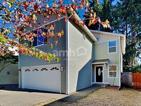 5114 203rd St Ct E in Spanaway, WA - Building Photo