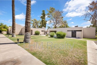 930 S Dobson Rd in Mesa, AZ - Building Photo - Building Photo