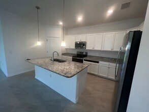 11537 Shady Palm Wy in Ft. Myers, FL - Building Photo - Building Photo