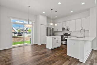540 Peterson Ct in Barrington, IL - Building Photo - Building Photo