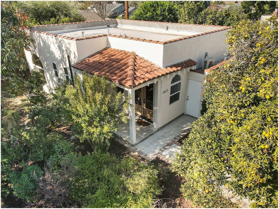 2022 N Ross St in Santa Ana, CA - Building Photo