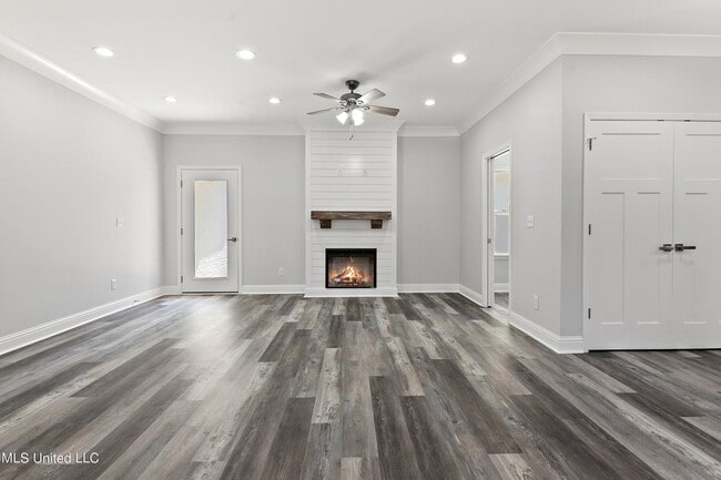 9493 W Palm Ln in Ocean Springs, MS - Building Photo - Building Photo