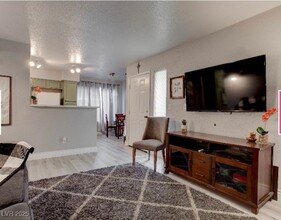 3190 Tarpon in Las Vegas, NV - Building Photo - Building Photo