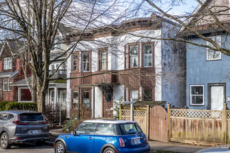 537 7th Av E in Vancouver, BC - Building Photo - Building Photo