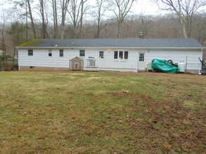 140 Mountain Rd in Cheshire, CT - Building Photo - Building Photo