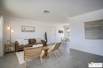 4742 Ave La Flora Desierta in Joshua Tree, CA - Building Photo - Building Photo