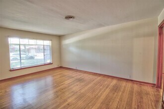 1027 Stonecrest Dr in Houston, TX - Building Photo - Building Photo