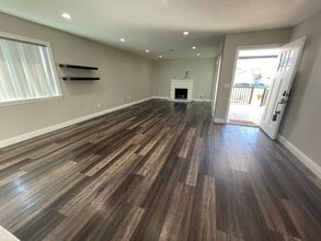 15422 Norwich Cir in Huntington Beach, CA - Building Photo - Building Photo