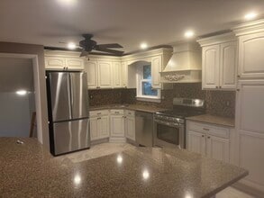 290 Folkstone Way in York, PA - Building Photo - Building Photo
