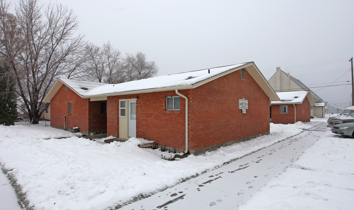 237 2nd Ave E in Gooding, ID - Building Photo